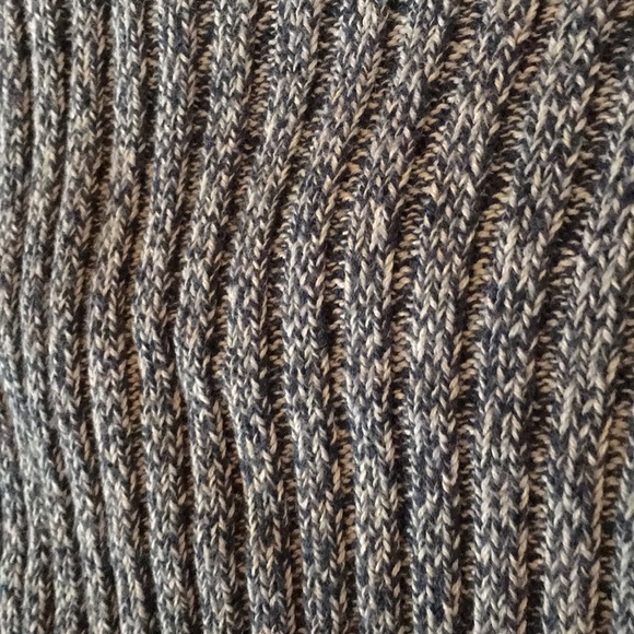 Long sleeve mock neck - Picture 3 of 3